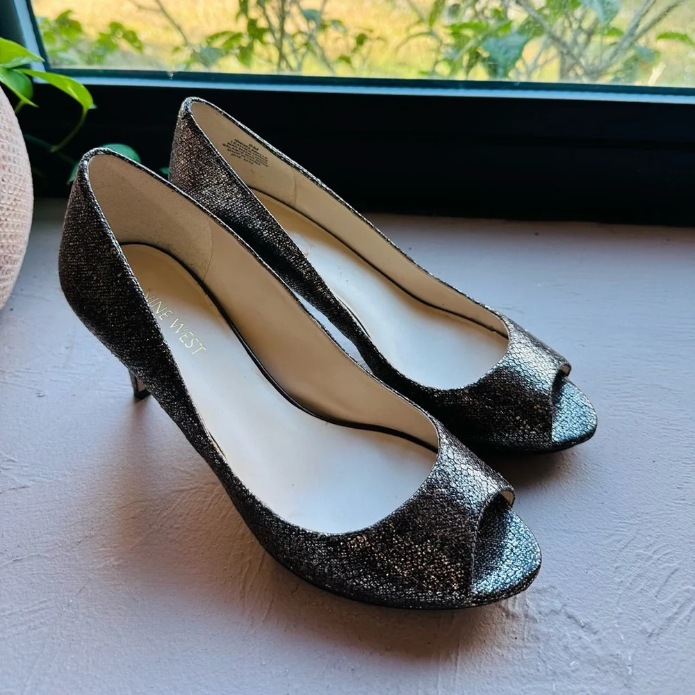 Nine West silver glitter peep-toe pump cocktail party evening wear heels Size 8M
